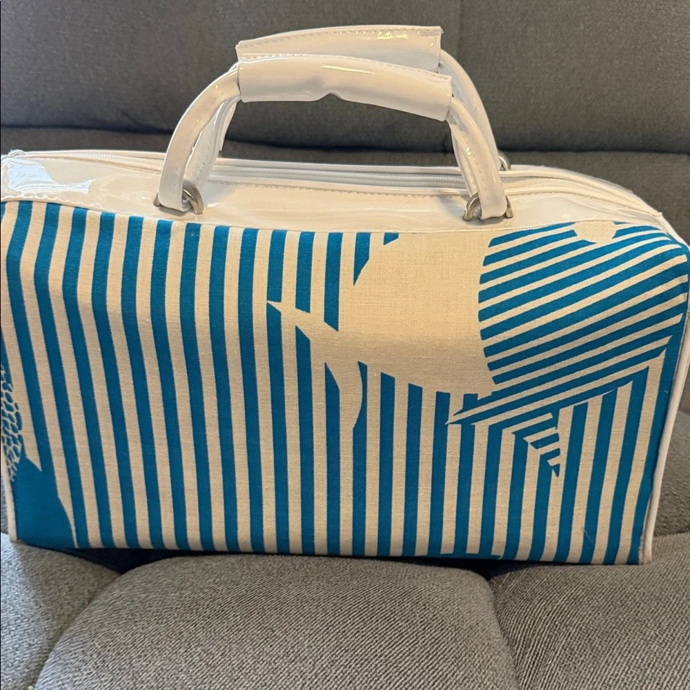 Vintage 1970s Striped Fish Blue/White Patent Leather Cosmetic / Beach Cooler Bag - Picture 3 of 9